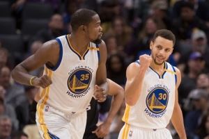 阿里纳斯：当库里要进历史前10时 人们会说他仅1个FMVP&KD帮了忙