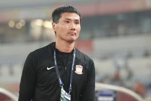 邵佳一：没有老队员和年轻队员之分，能首发就证明具备这种能力