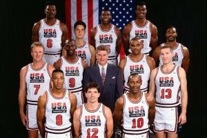 真的强！1992年的今天：美国男篮梦一队8战没叫过暂停+全胜夺冠