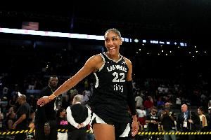 月初被暴揍53分的王牌现已豪取九连胜！阿贾19+13带队升至第3