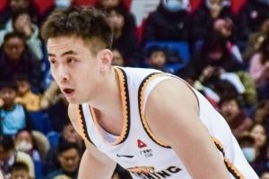 4年顶薪续约！媒体人：辽宁大脑留队 赵继伟是未来球队冲冠的基石