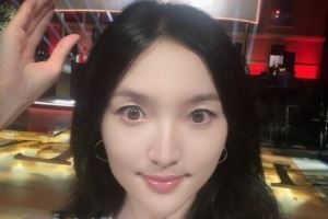 美女主持人晒照：累死我了 但看到詹姆斯了 就很满足👑