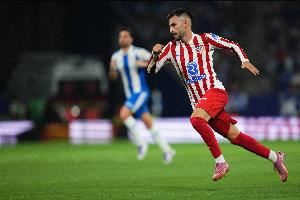 世体：西蒙尼训练中测试了新首发阵容，进攻端巴埃纳搭档小蜘蛛